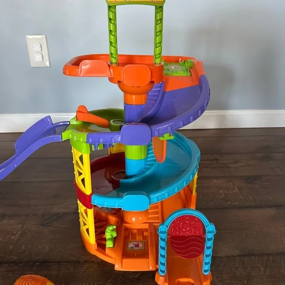 VTech spinning tower Playset - Picture 3 of 5